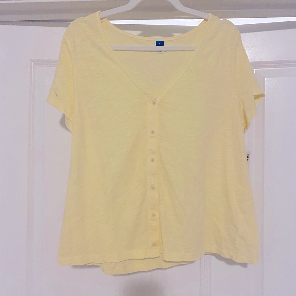Old navy women’s button-down tee